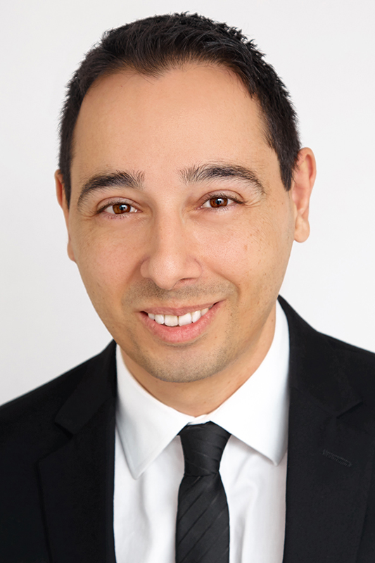 simon asef headshot