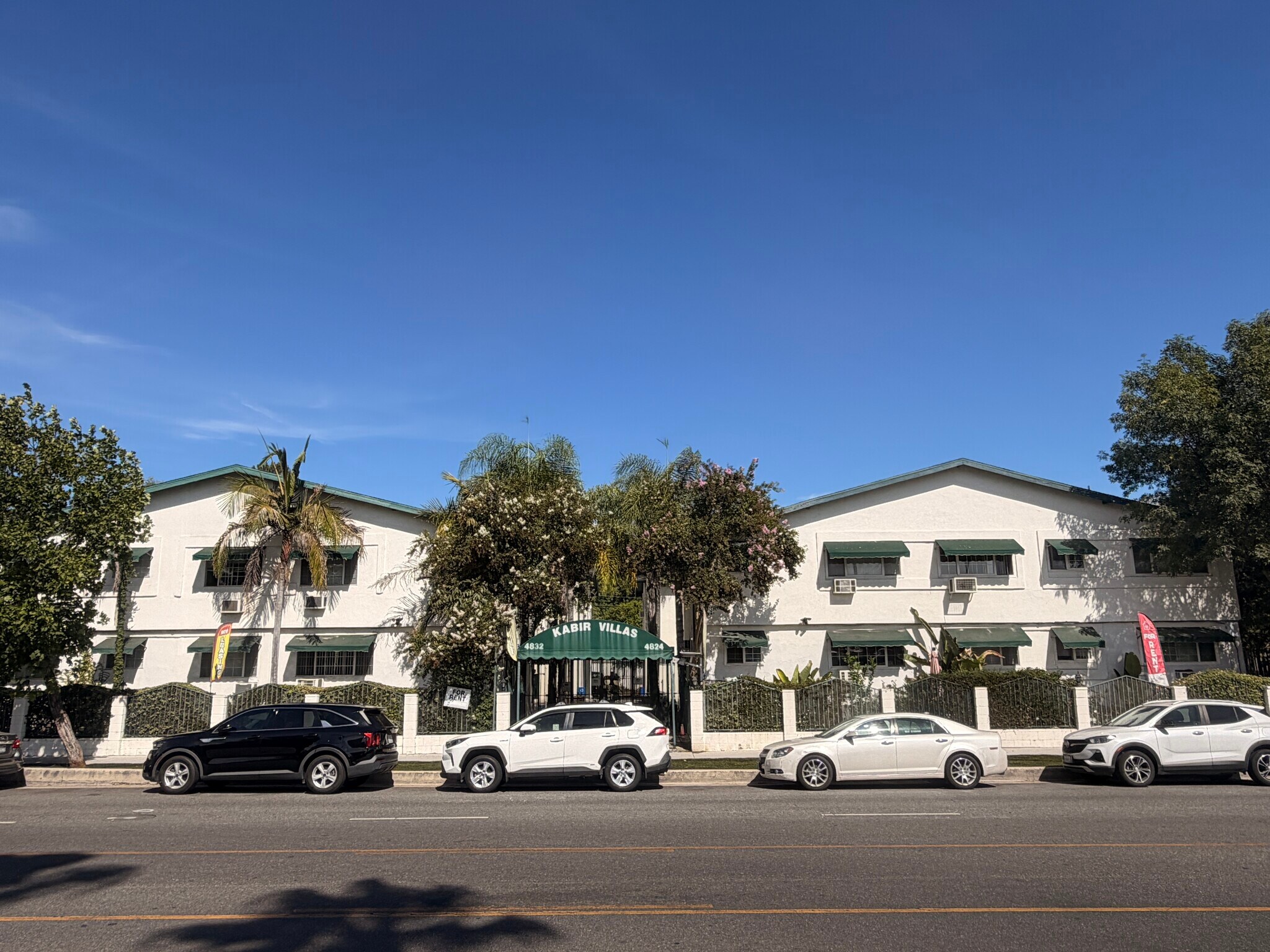 Kabir Villas at 4824–4832 Hazeltine Avenue, Sherman Oaks, CA 91423